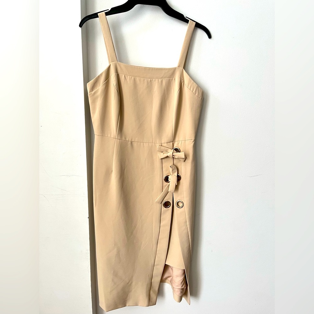 Cute beige dress for wedding or cocktail -Dressing Paula